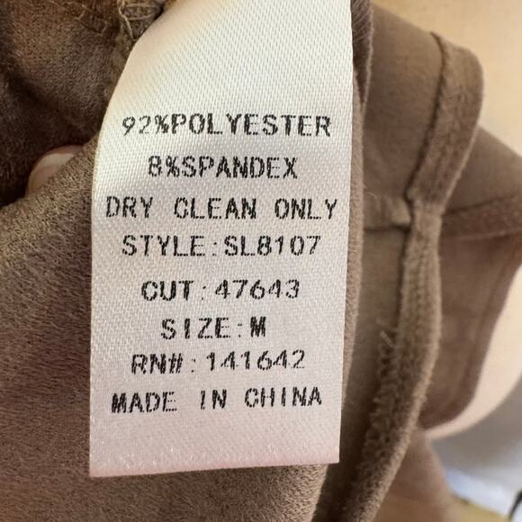 She + Sky Faux Suede Skater Mini Skirt Taupe Brown Size M Pockets Soft Chic Boho - Picture 8 of 9